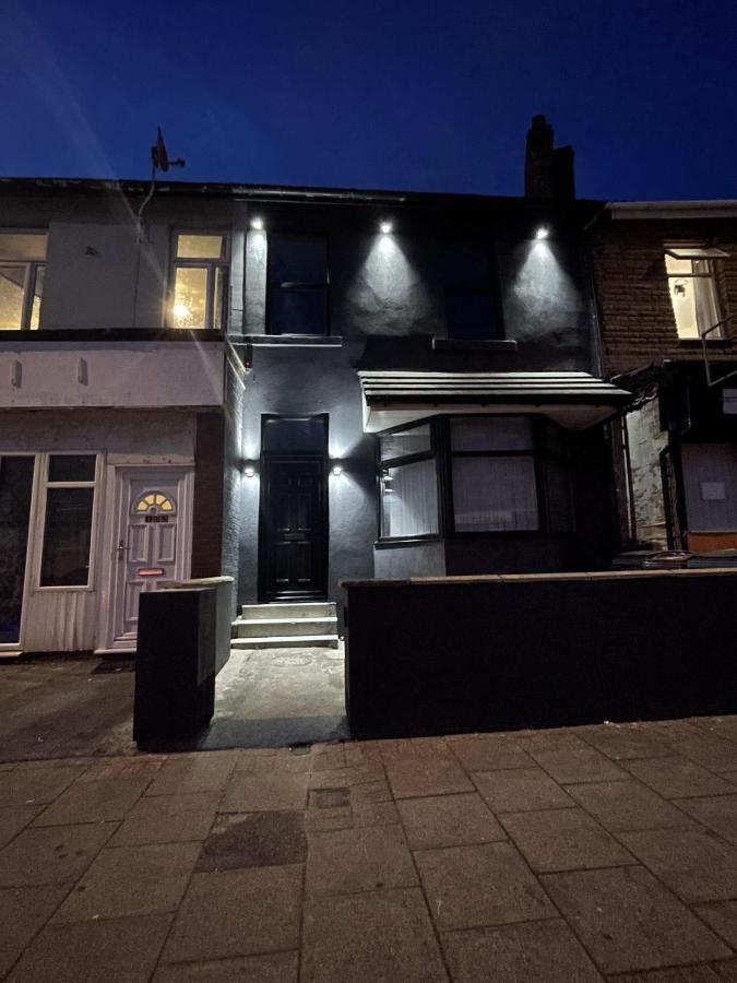 Lovely 2-Bed Apartment In Blackpool Secret House Екстериор снимка